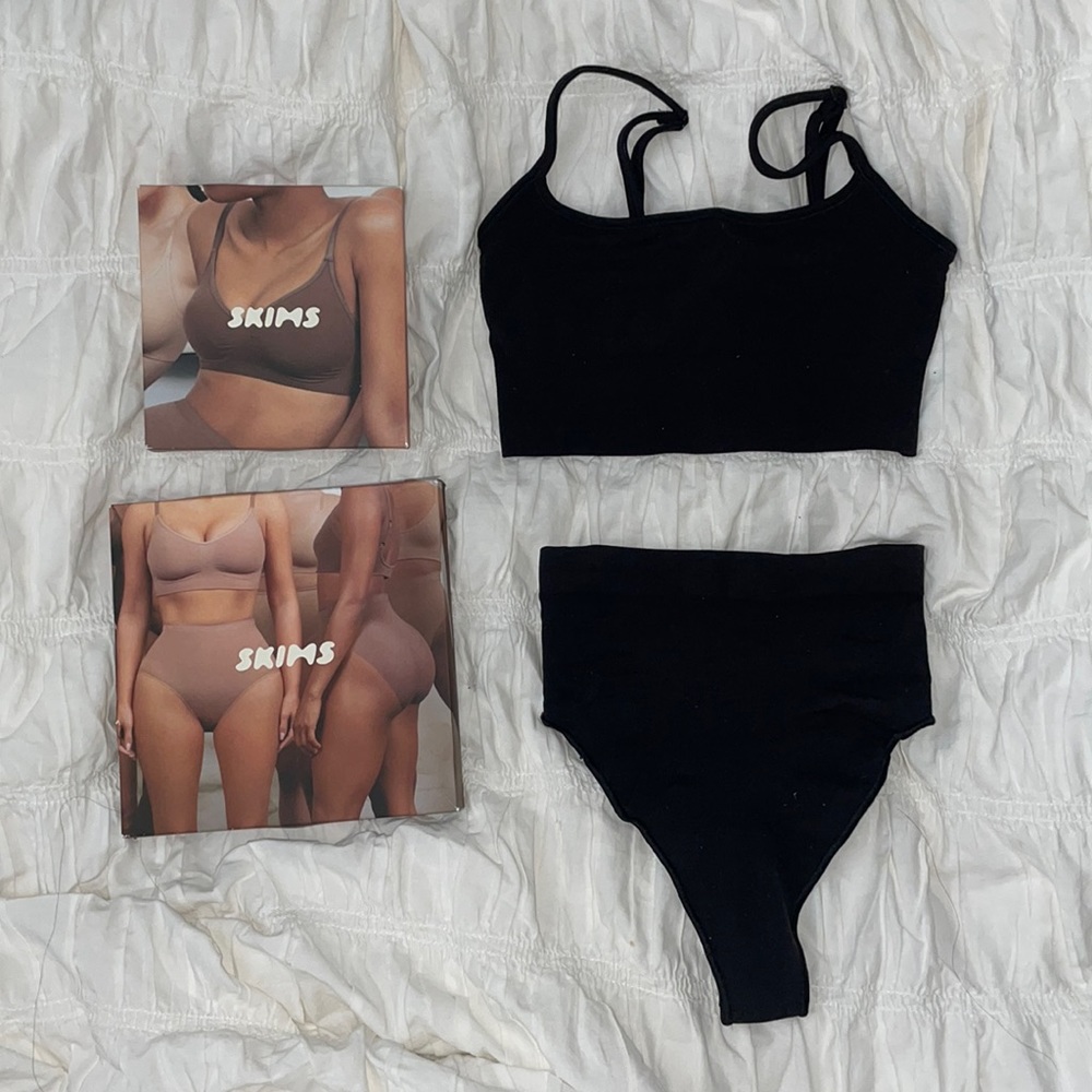 NEW Kim Kardashian SKIMS Black Sculpting Scoop Neck Bralette and Mid Waist Thong